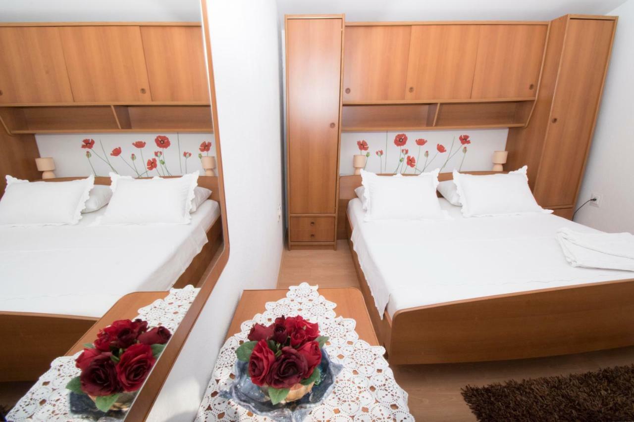 Apartment & Rooms Meri Tučepi Eksteriør billede